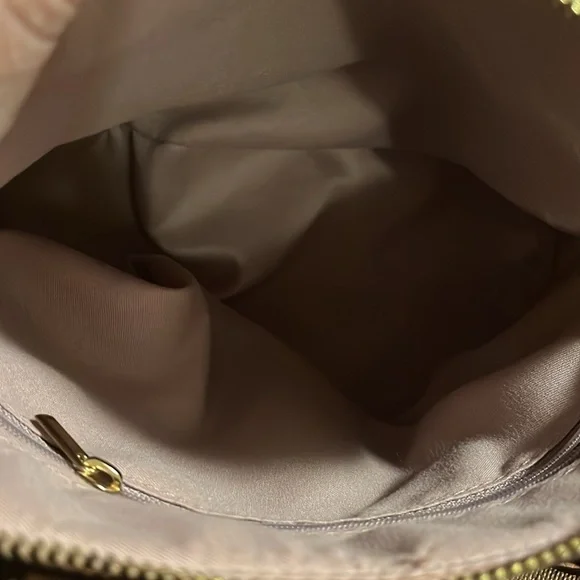 Leather peach purse. In good used condition. - Picture 2 of 2